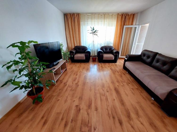 Inchiriez apartament cu 3 camere langa plaja REYNA - 1