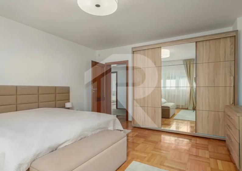 Vila de vanzare in Bu?teni 8 dormitoare, vedere dire - 18