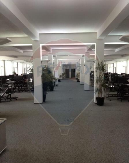 Spa?iu de birouri de 4,000mp de vanzare in zona Indust... - 4