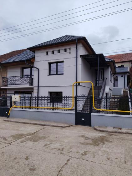 Casa de vanzare in Hunedoara - 1