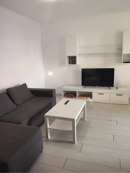 Apartament cu 3 camere decomandat în Dumbrăvița