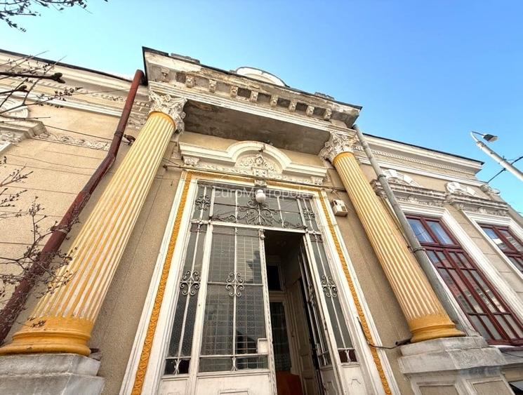 Casă cu 6 camere în Victoriei Casă cu 6 camere în Victoriei