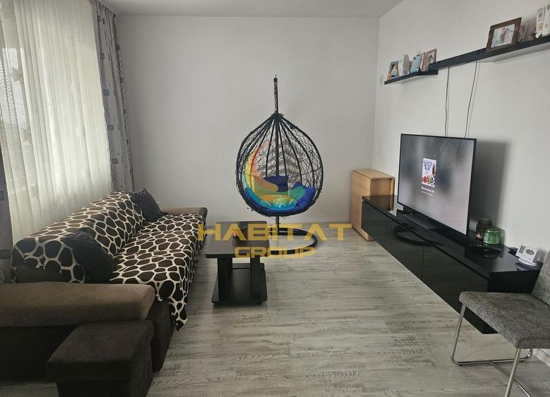 Apartament cu 3 camere semidecomandat, mobilat în Metalurgiei