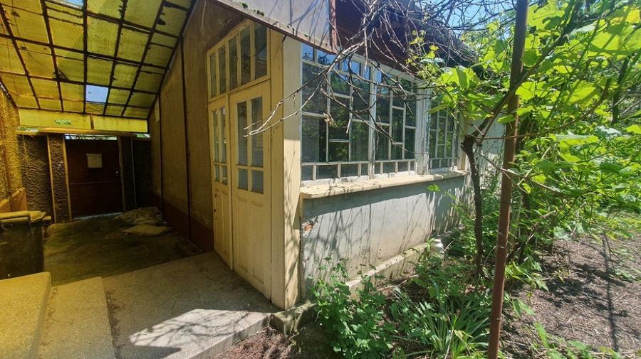 Casă cu 3 camere cu Teren 6674 Mp în Macea