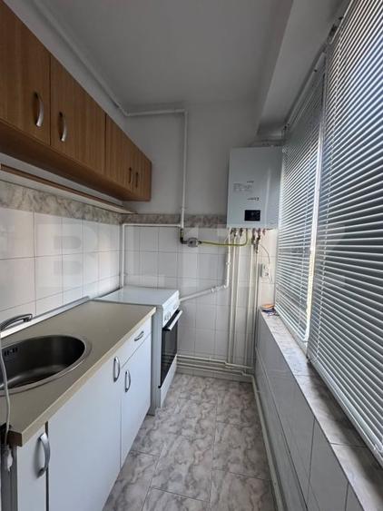 Garsonieră de închiriat, 40 mp, zona Centrala - 3