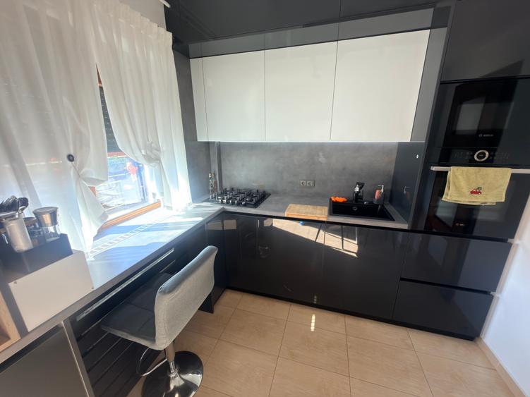 Casa P+1+Pod mansardabil. 4 cam. 1.2 km Fata de metrou - 25