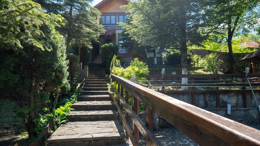 Oferta - vanzare pensiune 10 camere si casa de vacanta, Slanic Prahova - 33