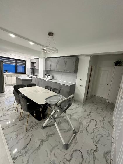 Apartament cu 2 camere decomandat, mobilat în Central