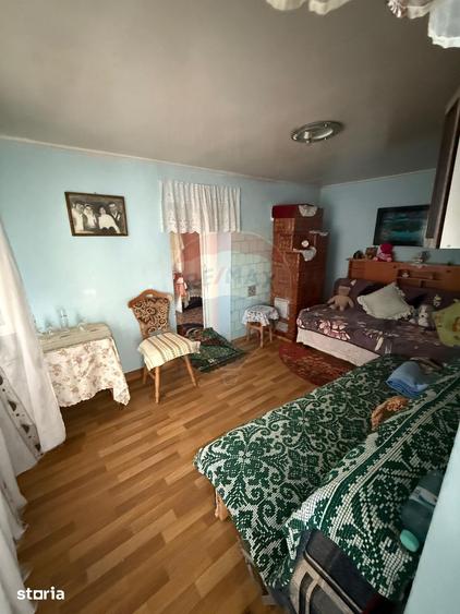 Casă cu 6 camere cu Teren 1340 Mp în Zorleni