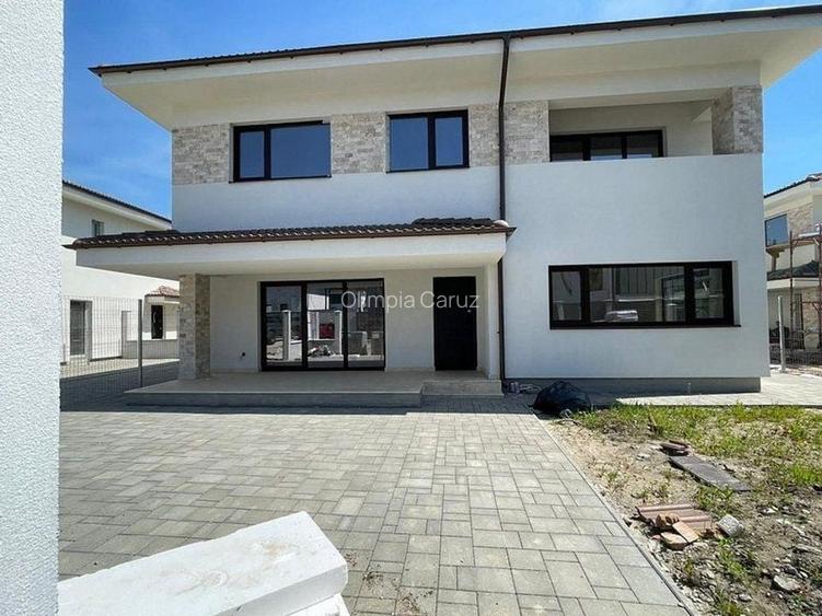 Casă individuală cu 3 camere în Nord-Est