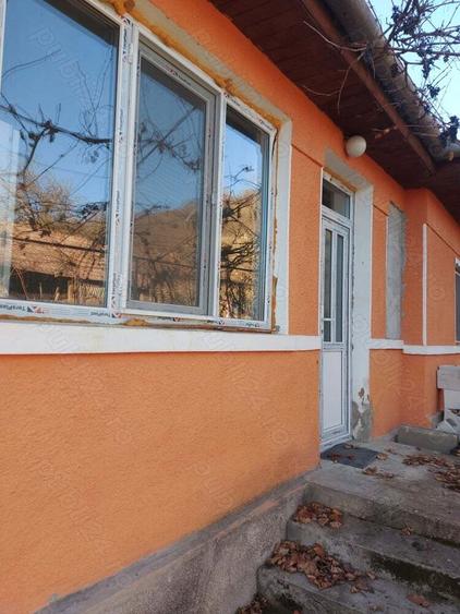 Vand casa la tara - 6