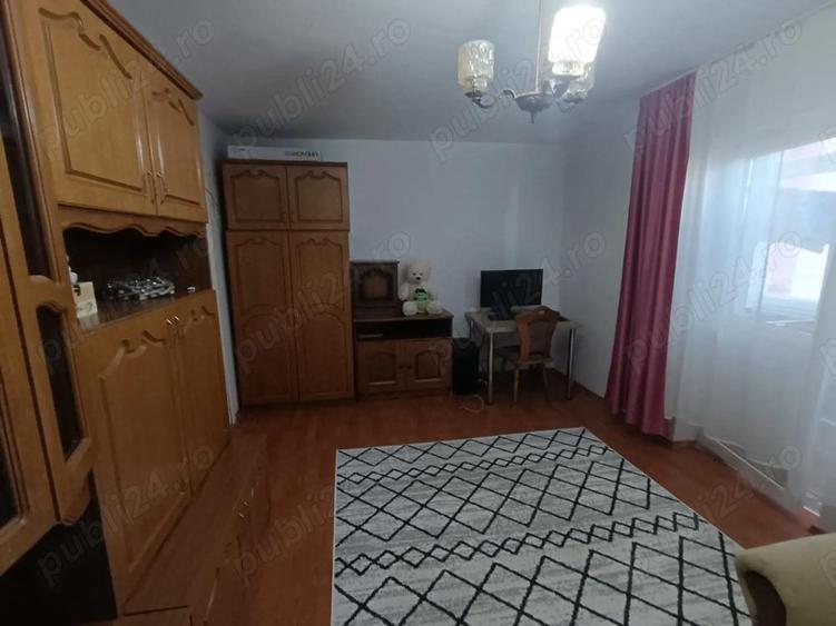Inchiriez apartament doua camere - 1