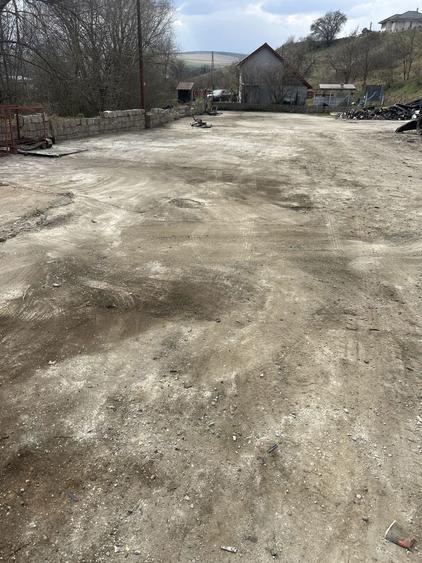 Inchiriez teren platforma beronata si birouri. Spatii depozitare. - 2