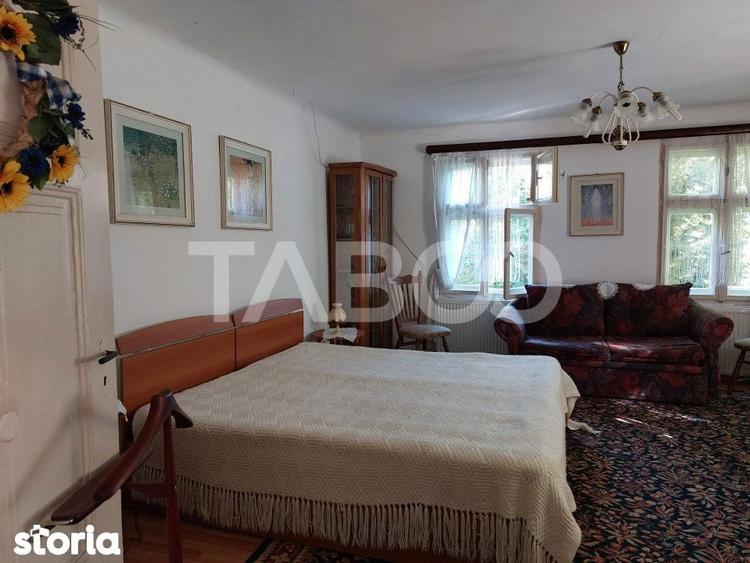Casa de vanzare cu 2 apartamente separate si teren 500 mp Cisnadioara - 13