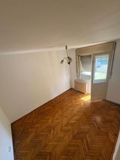 BRASADAS vinde ap 3 cam etaj 1/4 in Micro 16. - 4