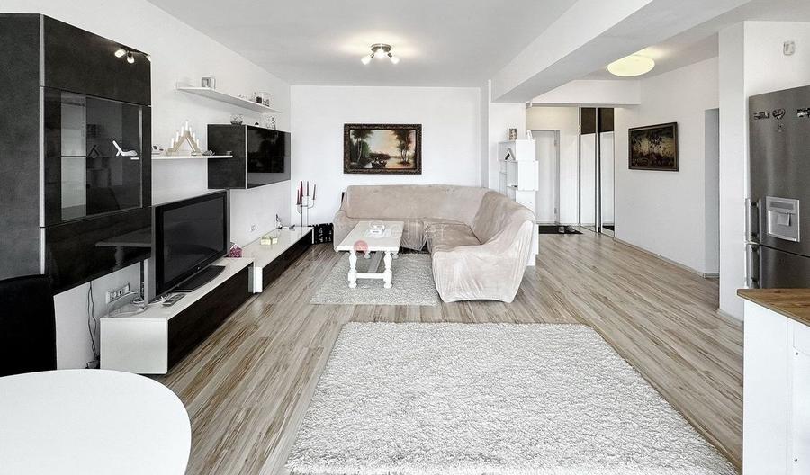 Priveliste Deosebita, Disponibil din 1 septembrie - 1