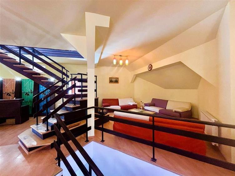 Vila Impunatoare cu Piscina pentru Familie sau Investitie Turistica - 25