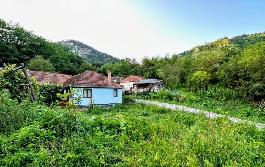Casă cu 4 camere cu Teren 268 Mp în Boiu