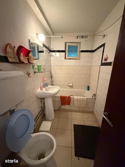 Apartament cu 3 camere semidecomandat în Dristor