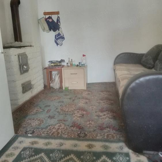 Casă cu Teren 1450 Mp în Căraci