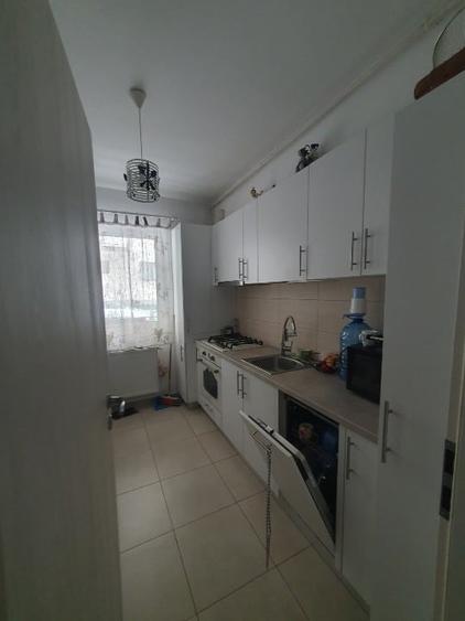Vând apartament  cu curte - 14