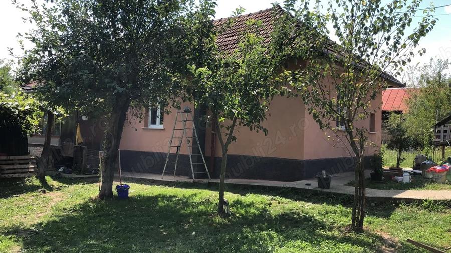 Casa complet renovata, 1.800 mp teren, aproape de Rm. Valcea ?i Baile Govora - 1