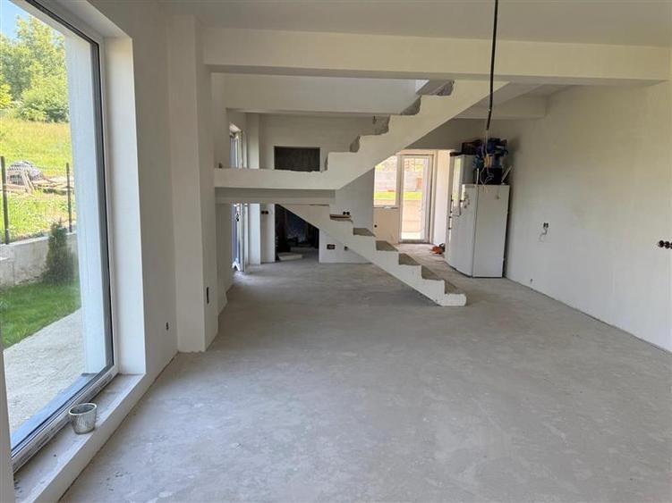 Duplex  -  Dambul Rotund -  S+P+E , - 166 mp suprafata utila - Comision 0 % - 9