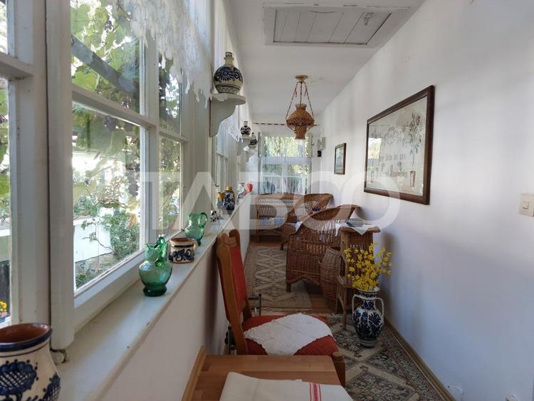 Casa de vanzare cu 2 apartamente separate si teren 500 mp Cisnadioara - 9