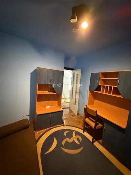 DAMBOVITA - ETAJ 2 - DECOMANDAT - 3 CAMERE - CENTRALA PROPRIE