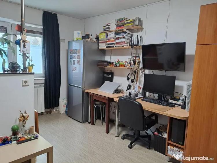 Garsoniera semidecomandata zona Piata Astra. - 11