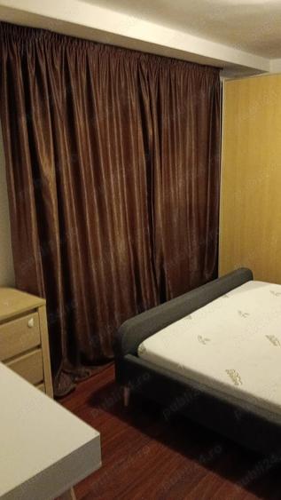 Inchiriez apartament 3 camere ultracentral - 1