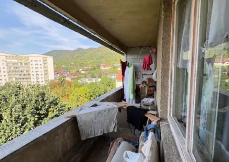 Apartament de vanzare, cu 2 camere semidecomandat, 48 mp, zo - 2