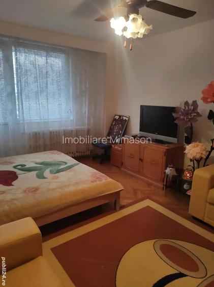 Ap cu o camera pe B-dul 22 Decembrie