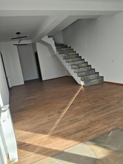 Proprietar,vând vila nouă,zona Cora Brătianu Constanța - 7