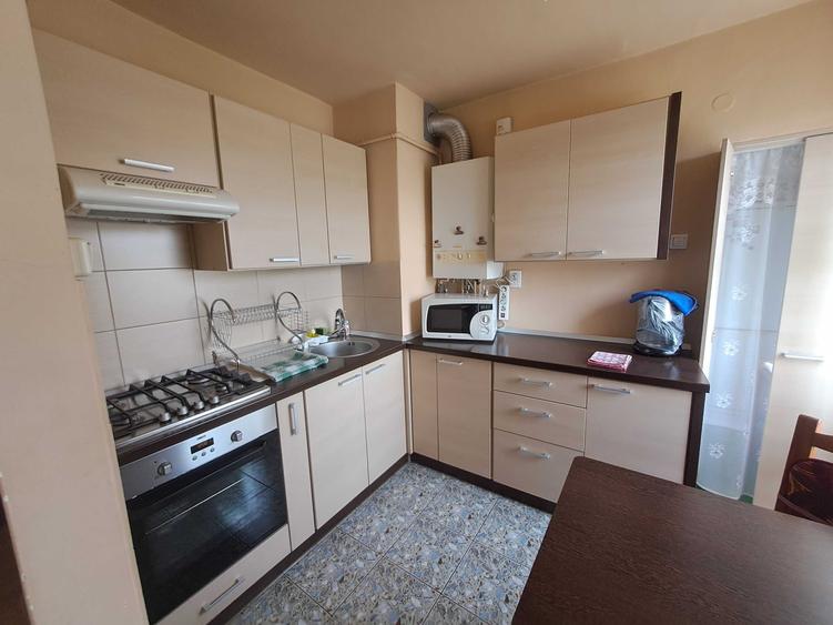 Apartament cu 2 camere decomandat în Exterior Vest