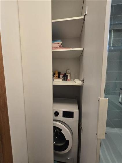 Apartament cu 3 camere semidecomandat, mobilat în Central