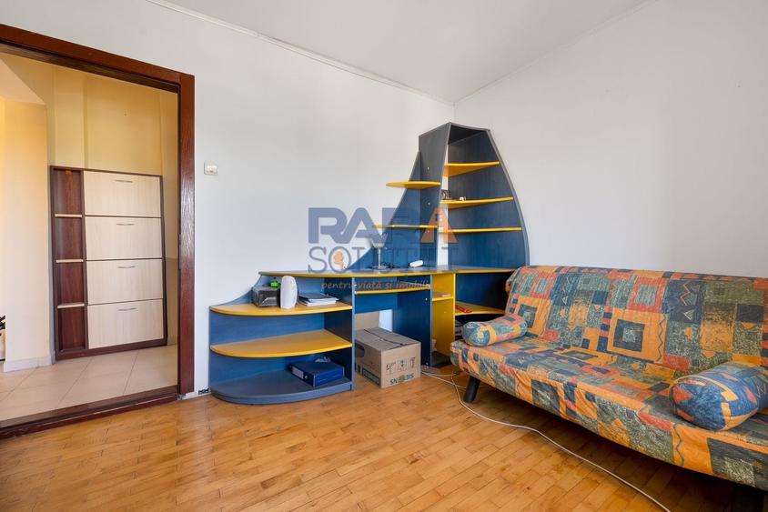 Apartament cu 4 camere decomandat, mobilat în Sud-Vest
