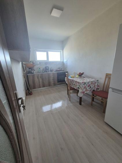Apartament cu 2 camere decomandat în Giroc
