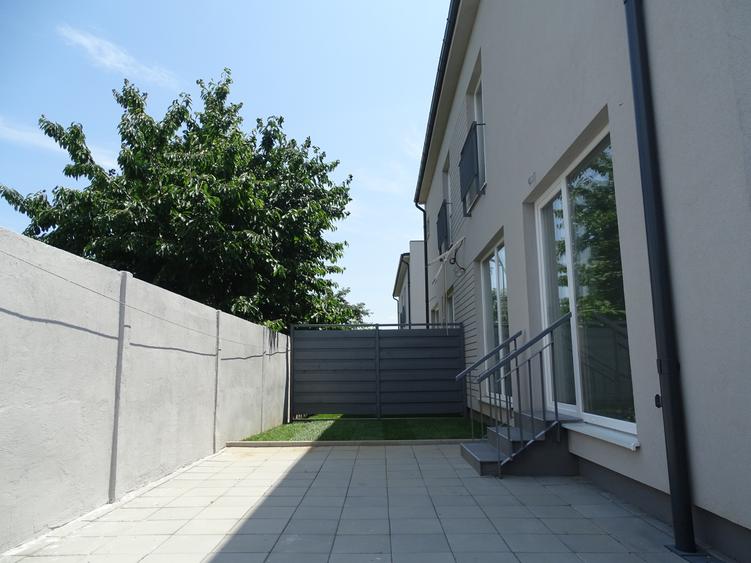Duplex cu 4 camere cu Canalizare în Popești-Leordeni