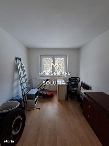 Apartament cu 4 camere decomandat în Central