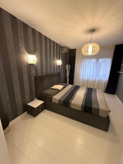 Apartament cu 5 camere decomandat în Drumul Taberei