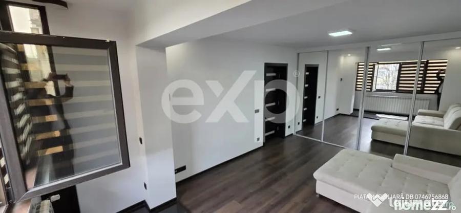 Apartament cu 3 camere semidecomandat în Micro 9