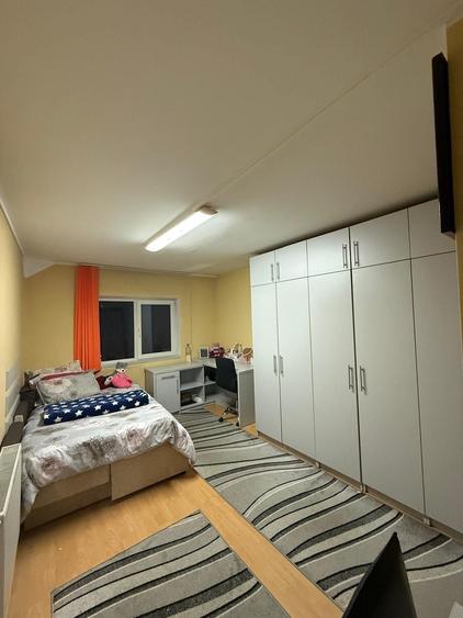 Apartament cu 4 camere decomandat în Ultracentral