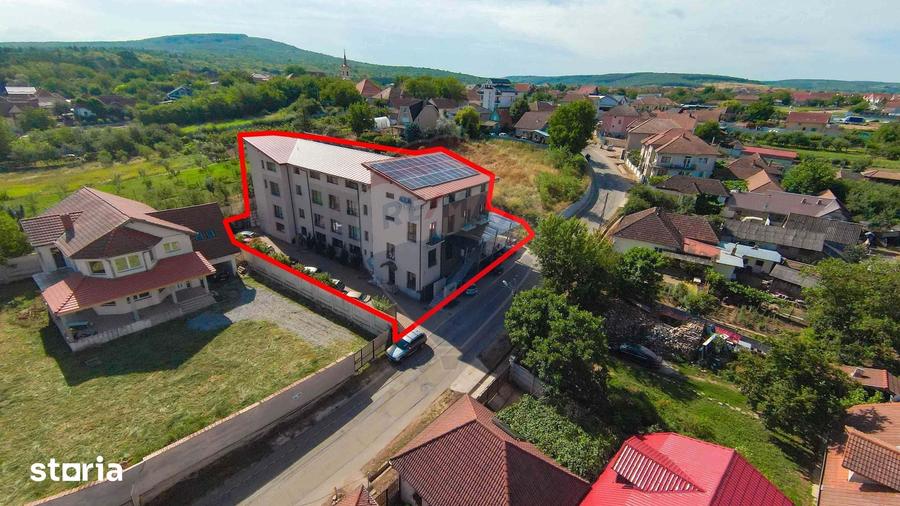 Spațiu comercial, de 1,350 mp, în Sânmartin