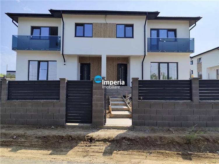 Duplex cu 4 camere cu Canalizare în Bucium