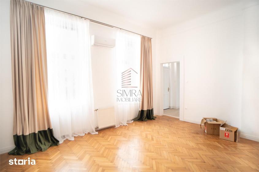 Apartament cu 3 camere în Orașul Nou