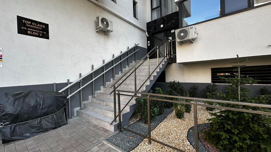 Apartament cu 2 camere decomandat în Berceni