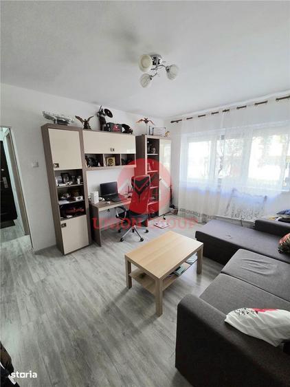 Apartament cu 2 camere semidecomandat în Casa de Cultură