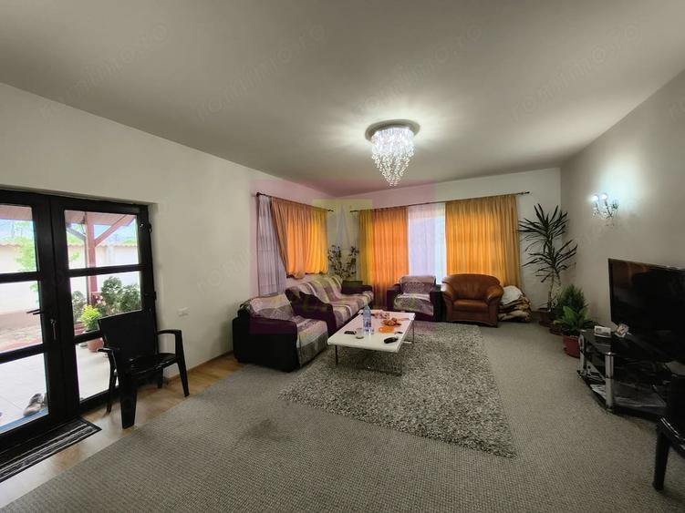 Casă cu 5 camere cu Teren 373 Mp în Afumați