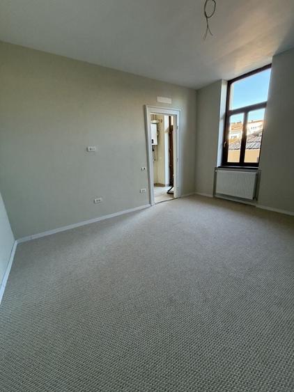 Apartament cu 3 camere decomandat în Ultracentral